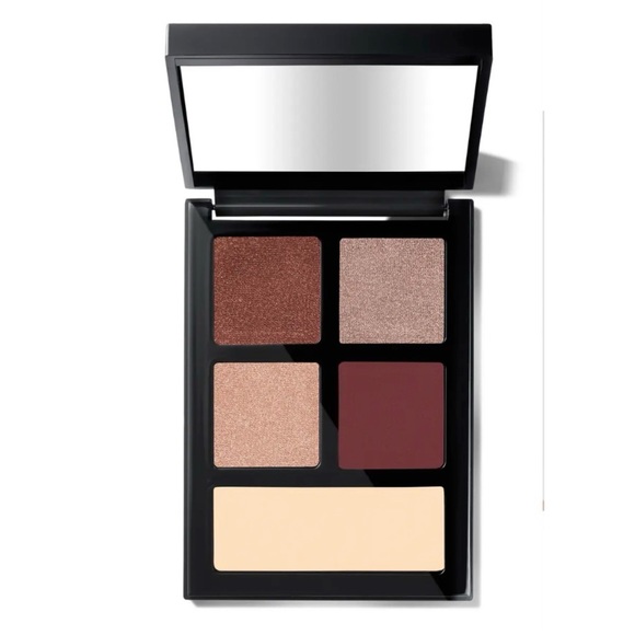 Bobbi Brown Other - Host pick🎉Essential Multi-Color Eyeshadow Palette